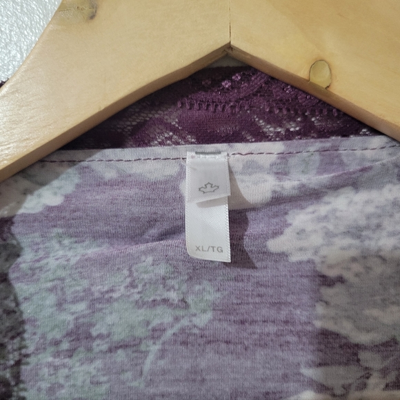 Floral Robe - Picture 3 of 3